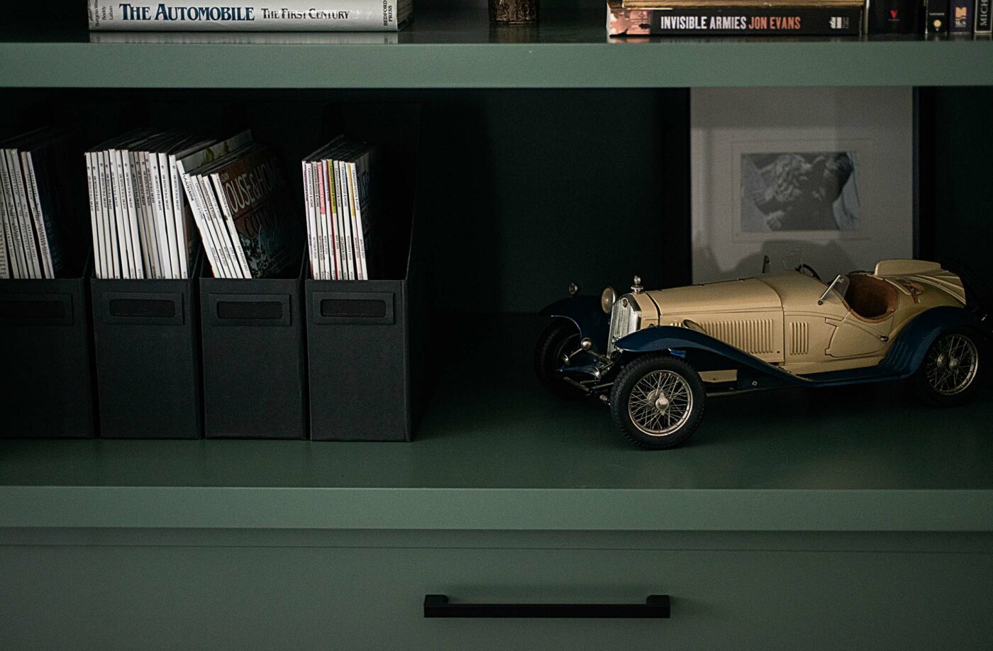 Leacrest Office After - Model Car