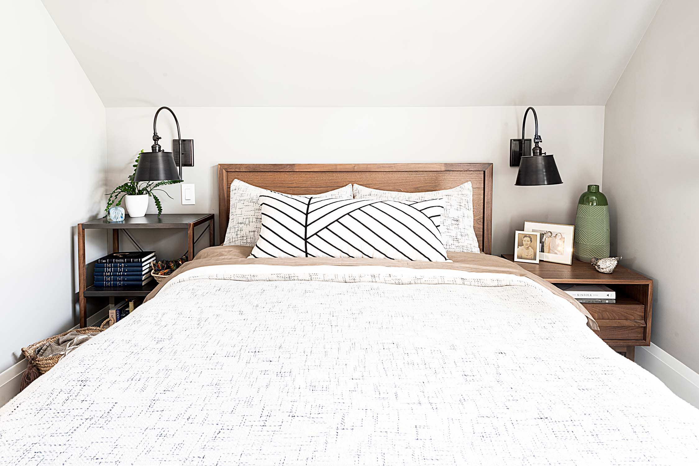 Laneway Bedroom - Bed