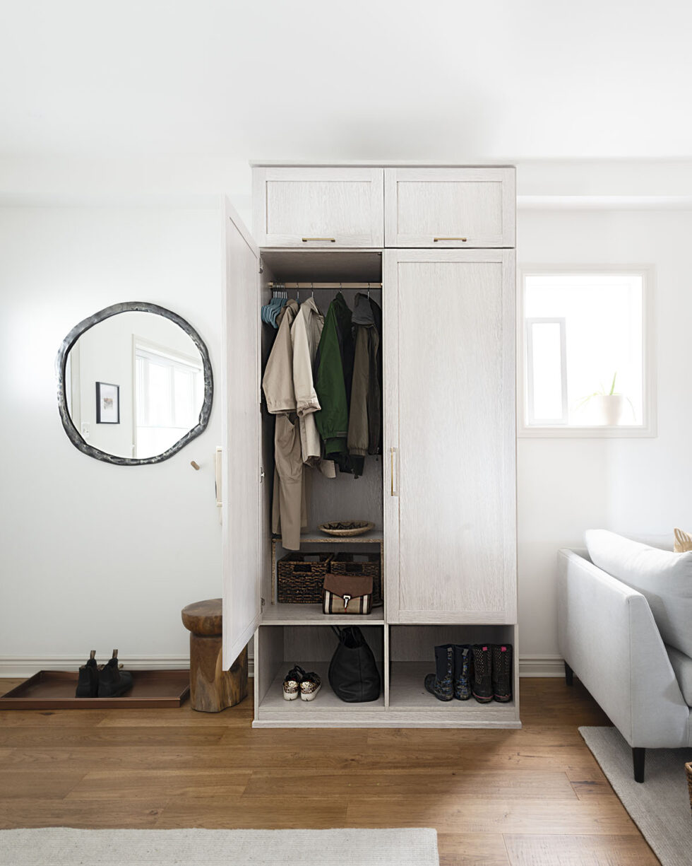 Monarch Park Entry way - Open Closet