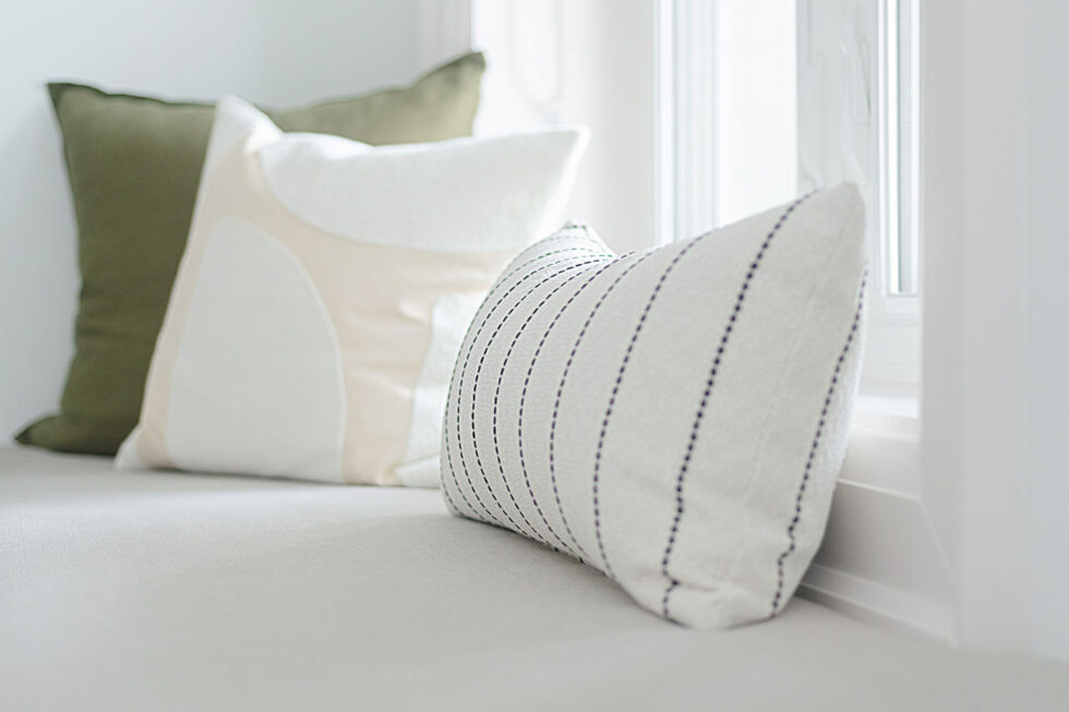 Aldridge Front Room Throw Pillows