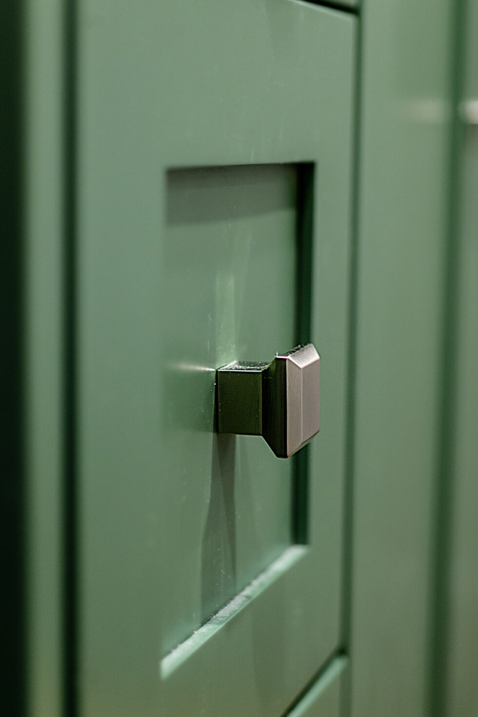 Keystone 2 - Bathroom Cabinets Handle