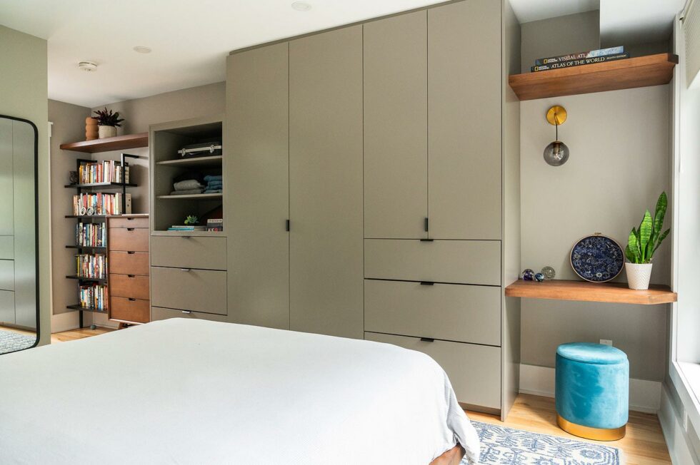 Bonnie Brae Principal Bedroom Closets