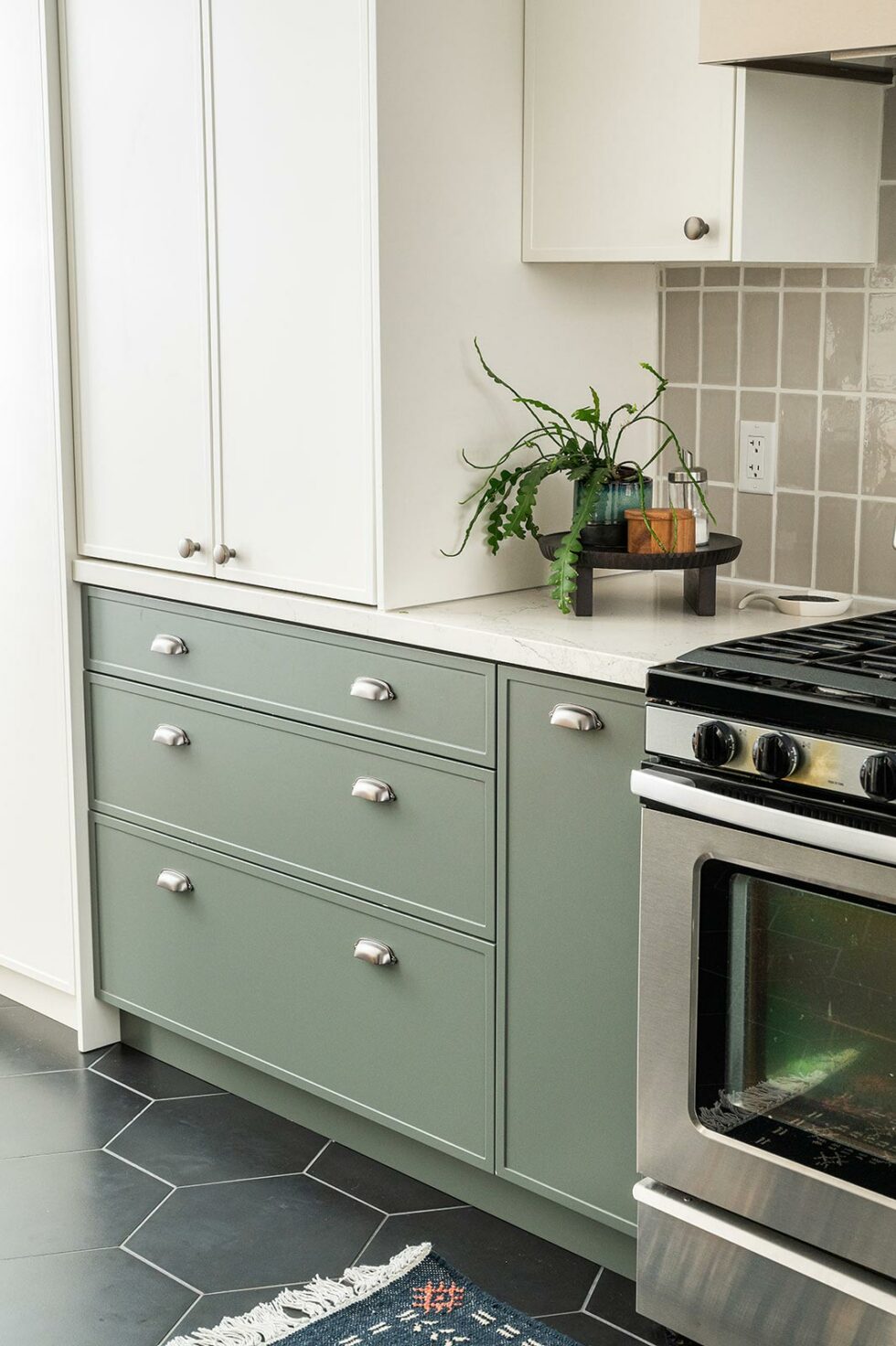 Bonnie Brae Kitchen Drawers